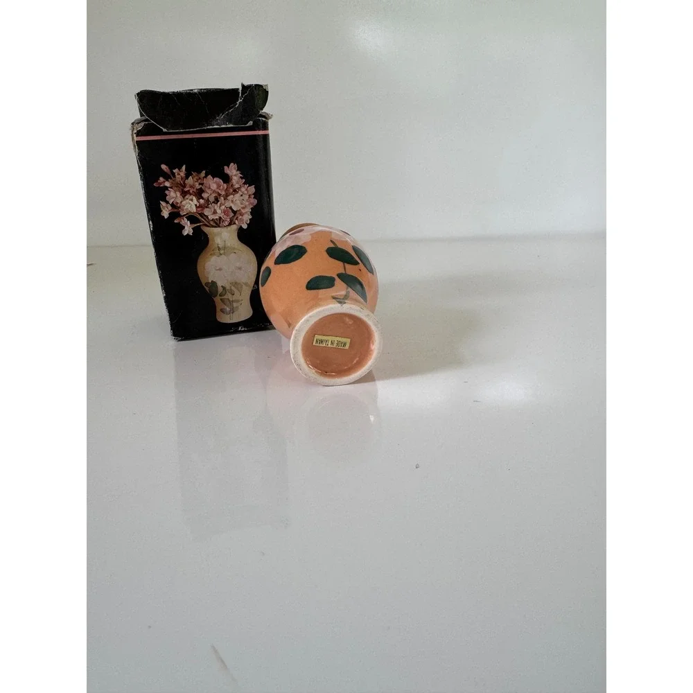 Vintage Miniature Ceramic Bud Vase Peach Floral Hand Painted Made in Taiwan Box